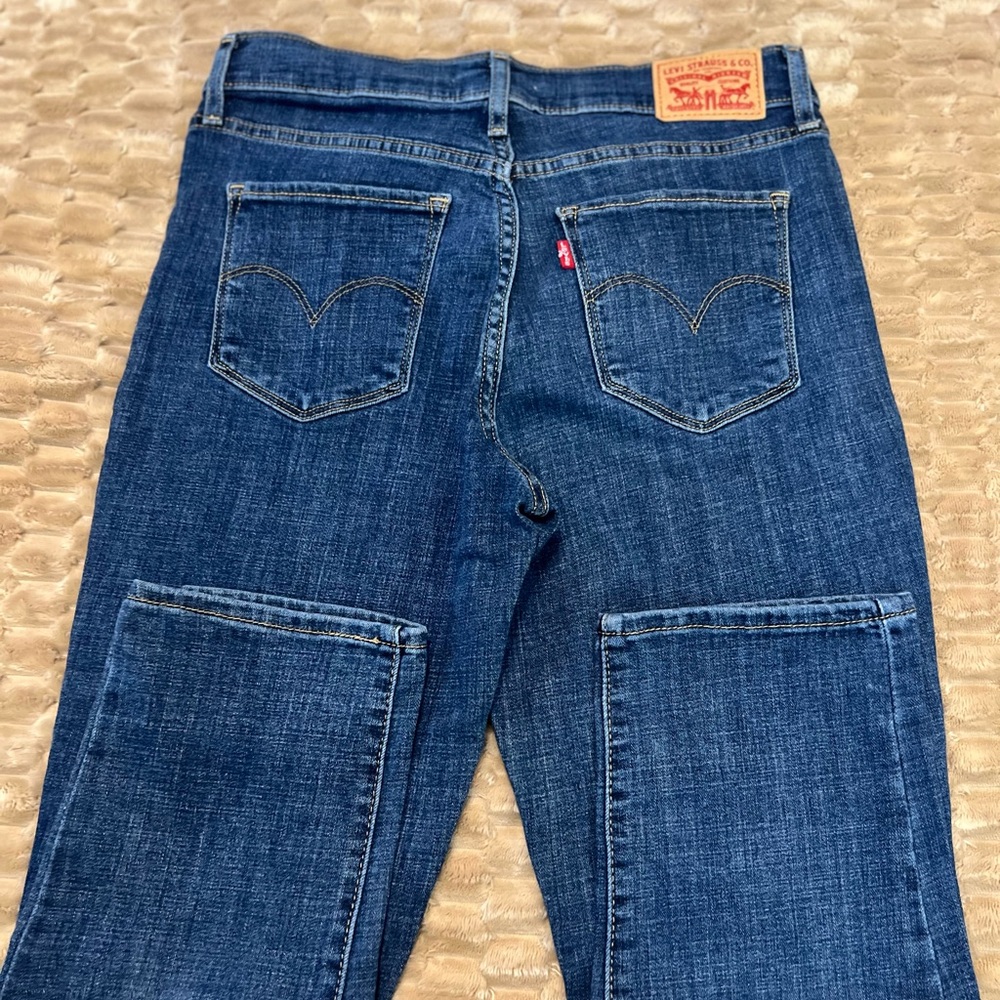 Women’s 311 Levi’s Skinny Capri Blue Jeans